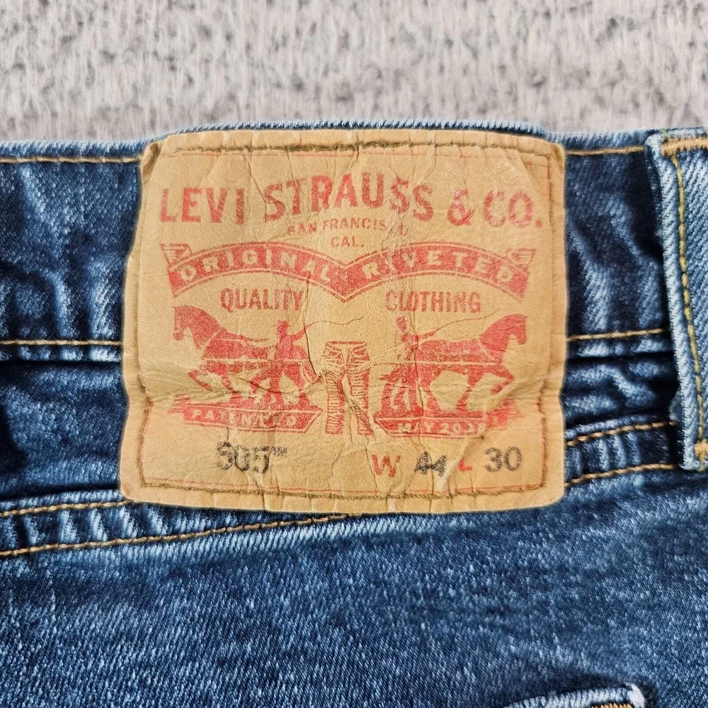 Levi's 505 Jeans Men 42 x 30 Zip Fly Medium Wash‎ Blue Denim
